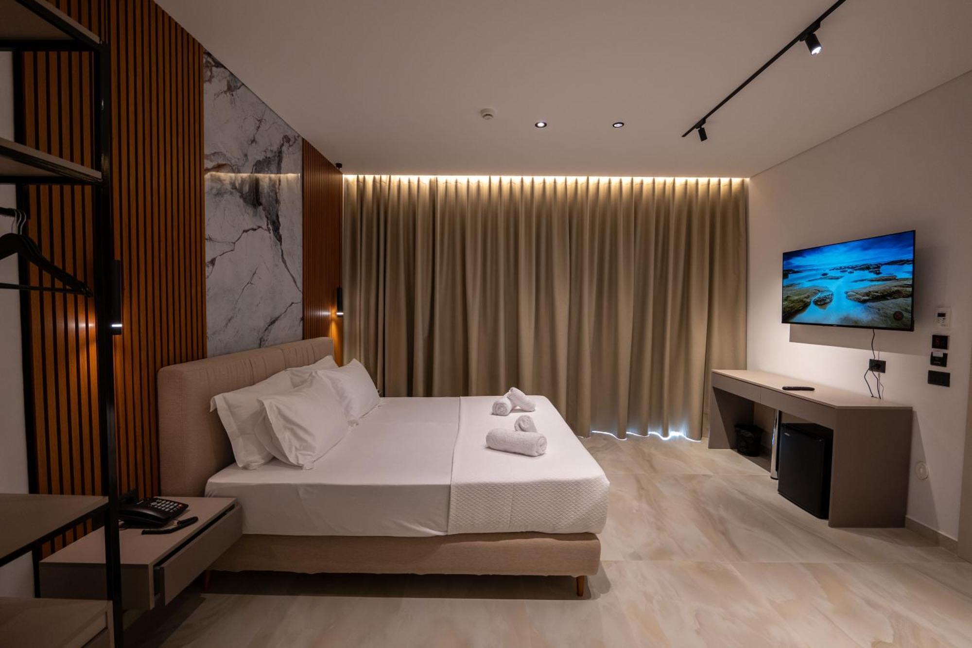 Litan Hotel Sarandë Eksteriør bilde