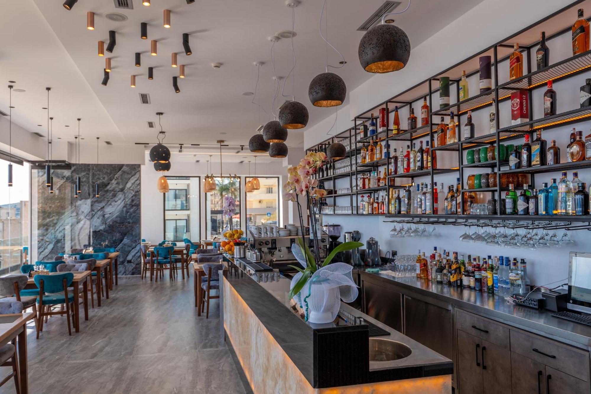 Litan Hotel Sarandë Eksteriør bilde