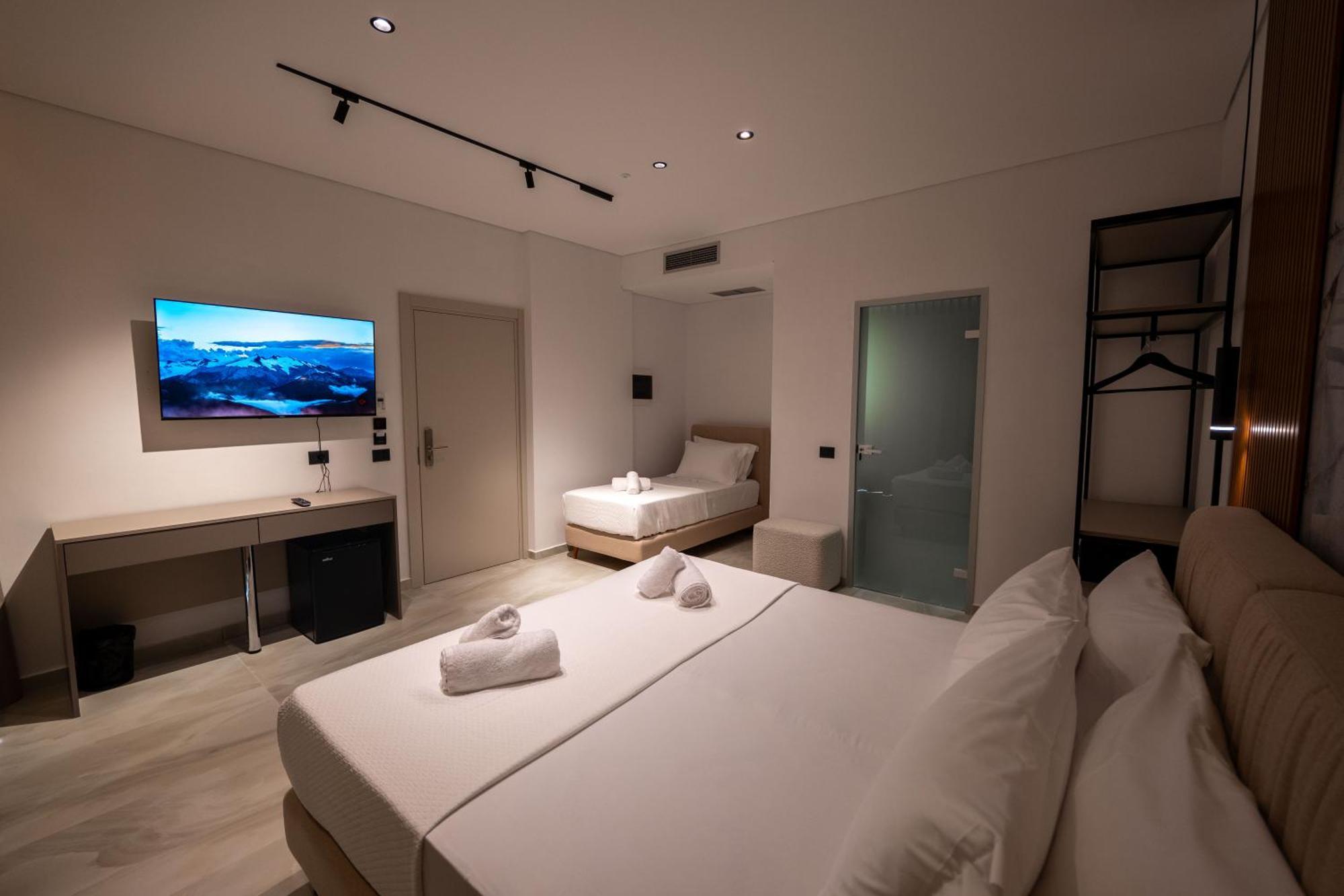 Litan Hotel Sarandë Eksteriør bilde