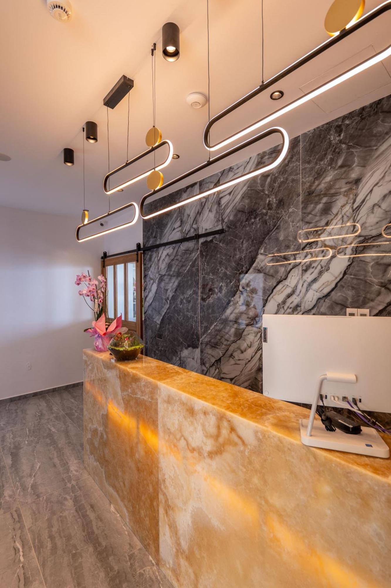Litan Hotel Sarandë Eksteriør bilde