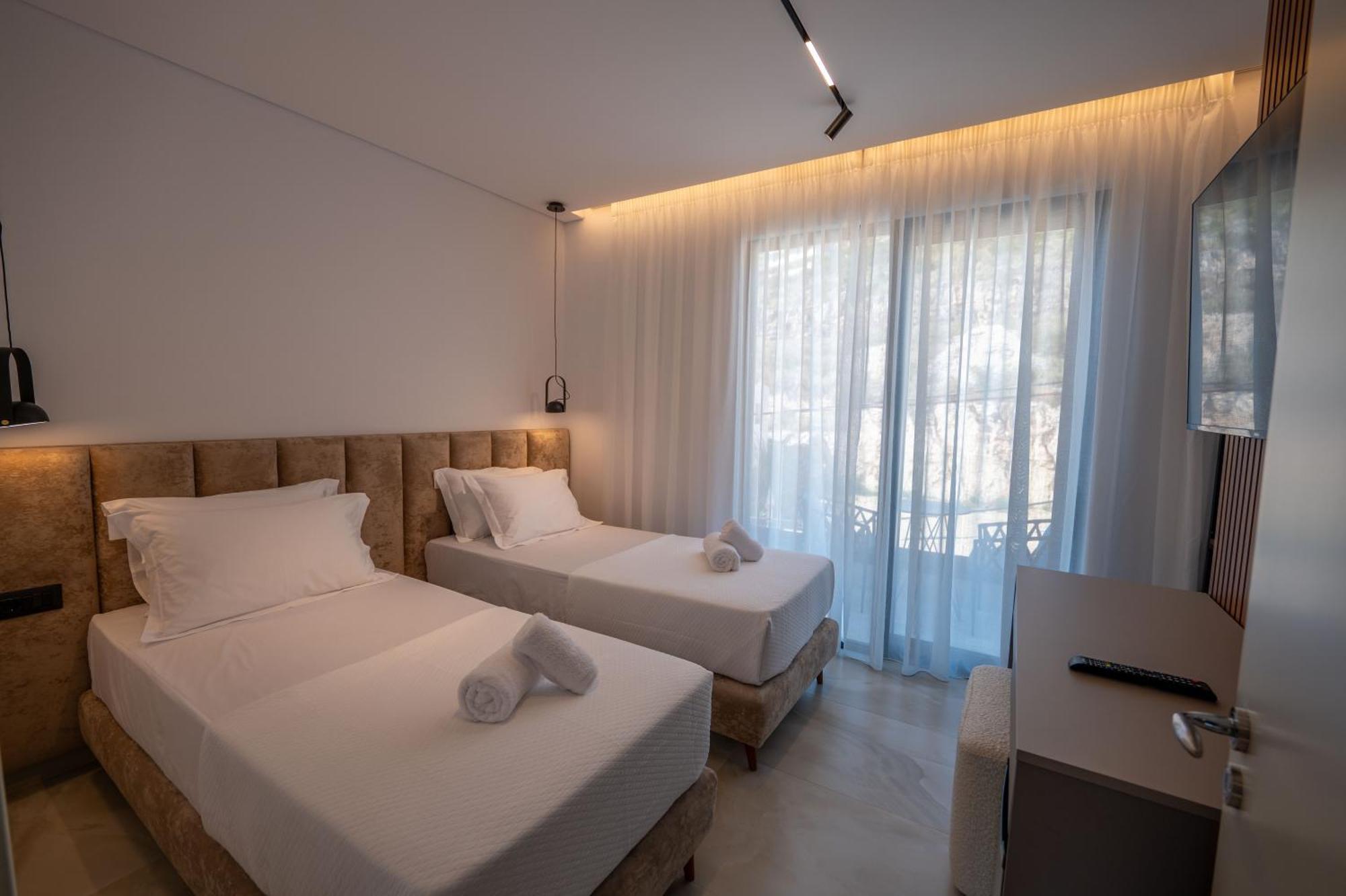 Litan Hotel Sarandë Eksteriør bilde